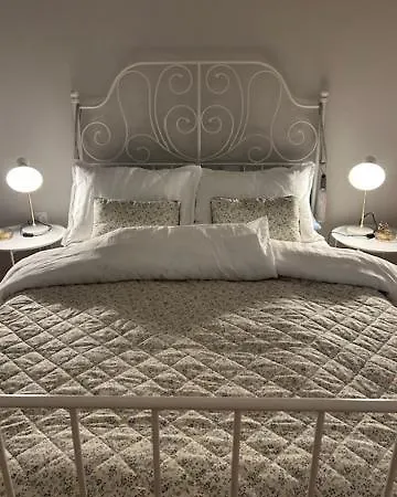 No 5 Apartment *