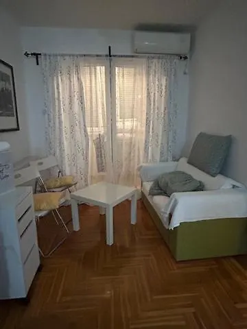 Apartamento No 5 *